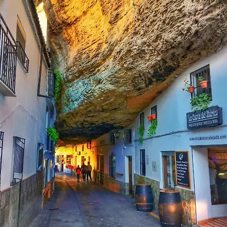 Casa Cueva De La Sombra